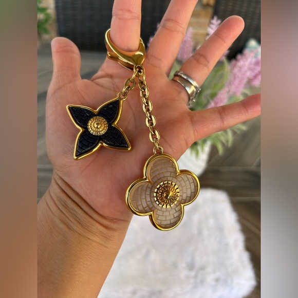 Flower Mosaic Blue Key Ring/Bag Charm - Picture 15 of 16